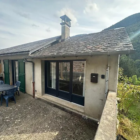 بيت للعطل Maison Au Bord De La Riviere *